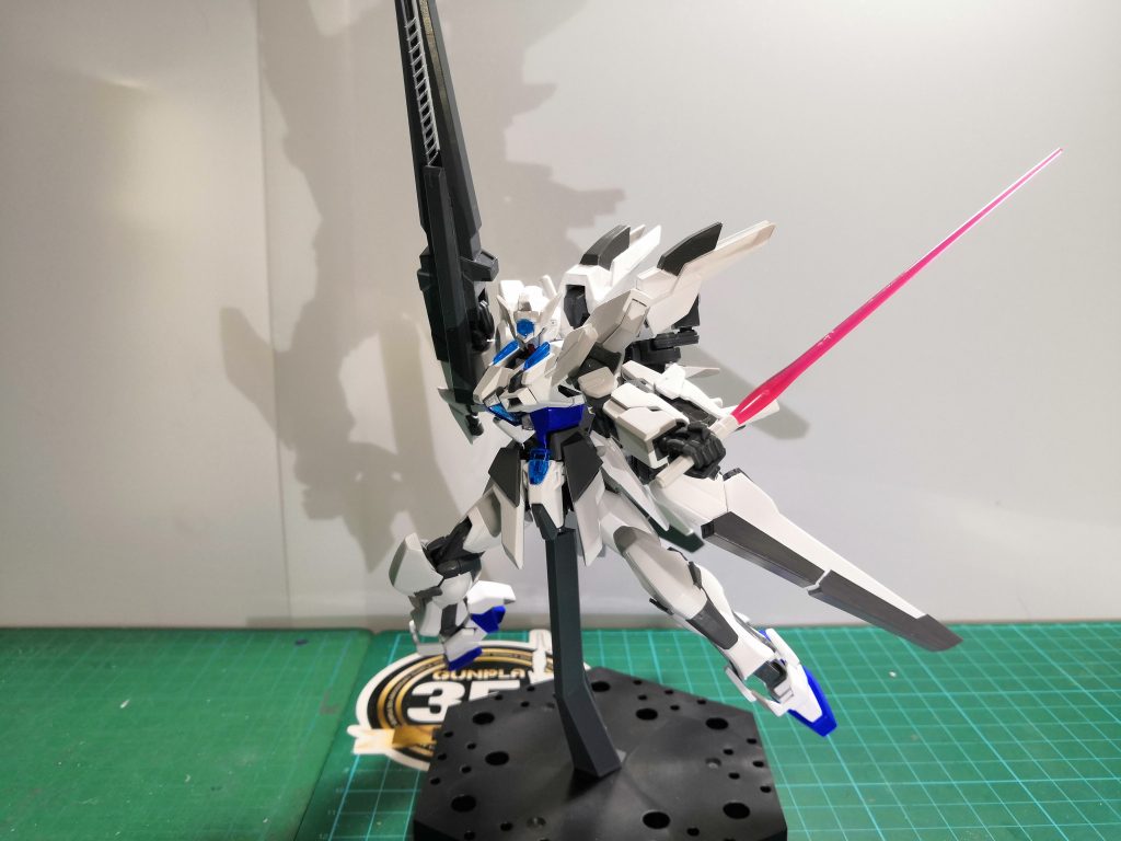 そして完成。塗装は基本缶スプレーで行い、それでもムラが出ているところは細めの筆と瓶塗料でなんとか直しました。