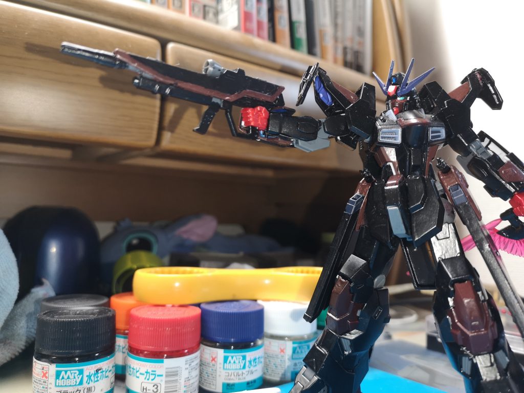 射撃武器その1
ルプスビームライフル
腰にマウント可能ではあるがいつも投げ捨てられる