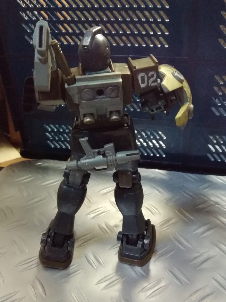 背面
腰部に武器用フック追加