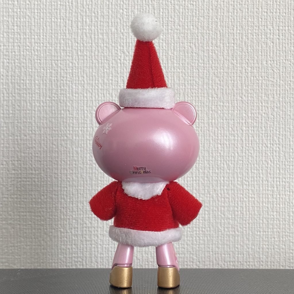 塗装は
下地
フィニッシャーズのプライマー
ガイアカラー サーフェイサーエヴォ(ホワイト)
ピンク
ガイアカラー メカトロウィーゴカラー(ピンク)をベースにクレオスのムーンストーンパールを厚めに塗ってUVクリアーを厚めに吹いています。
ゴールド
ガンダムマーカーのレッドゴールド。エアブラシシステムです。
靴だけはワザとダマ飛ばししてから全体を塗ることで僅かなテクスチャをつけました。