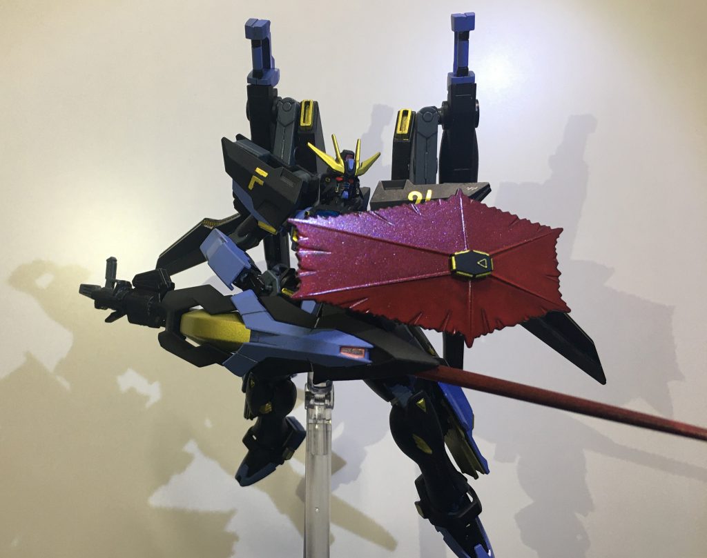 F91のビームランチャーを改造してシールドランス。左腕にはF91ビームシールド発生機を装備