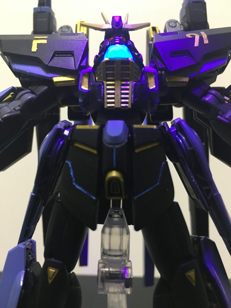 *サテライトシステム起動!!*
蛍光色を使うことで受信機部分がブラックライトに反応して光ります!(テンション上がる。目にも蛍光色を使っています