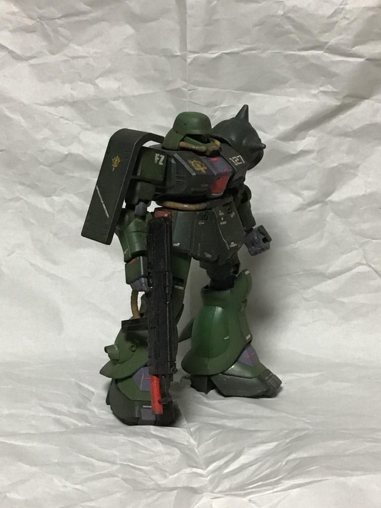 シールドにはかっこいいと思ってOPERATION METEORのデカールを貼りました。