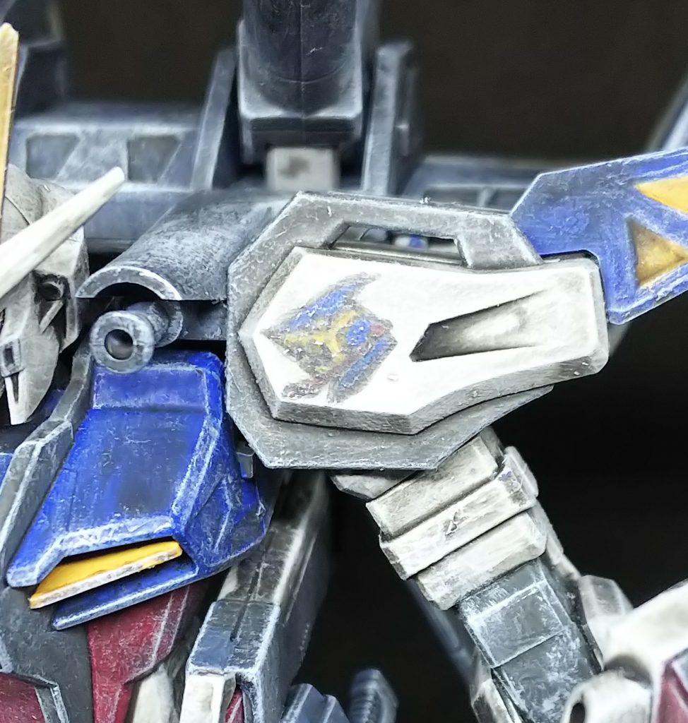 パーソナルマークも手書きしたのですが、ライトやらでおもいっきり潰れてますw