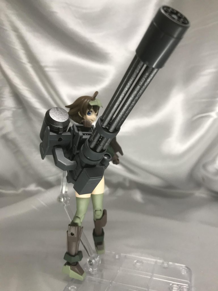 何と言ってもガトリングはロマンの化身。
ジャイアントガトリングを部品の配置換えしてみました。