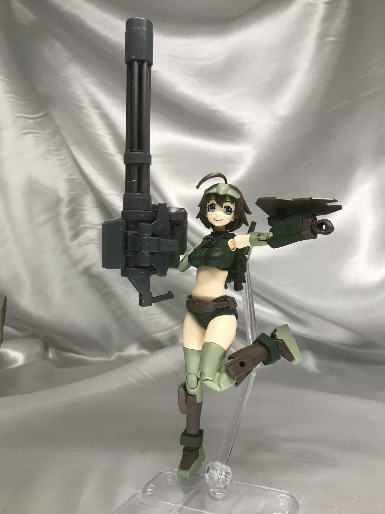 ガトリングが好きなのに太ももにしか目がいかない。
お腹を素肌に変える改修ももう慣れました(笑