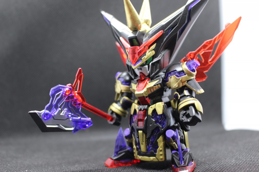 典韋マスターガンダム。
前垂れや額の金はガンダムマーカーです。
私としてはここまでちゃんとやるのは初めてなので、比較的満足しています。