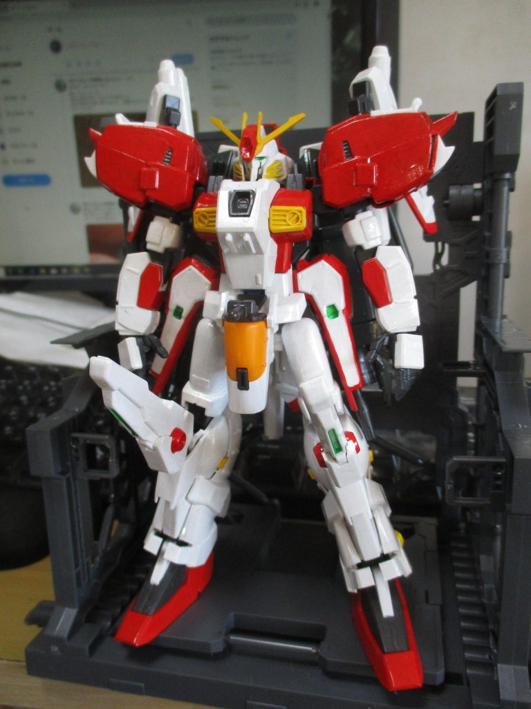 塗装は新しいMGのカラーリングに準じています。