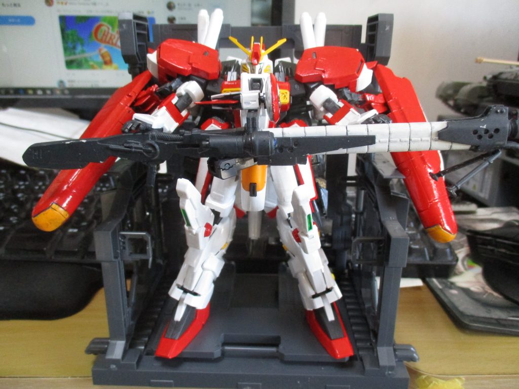 連射式スマートガンとプロペラントタンクはガレージキットを使っています。