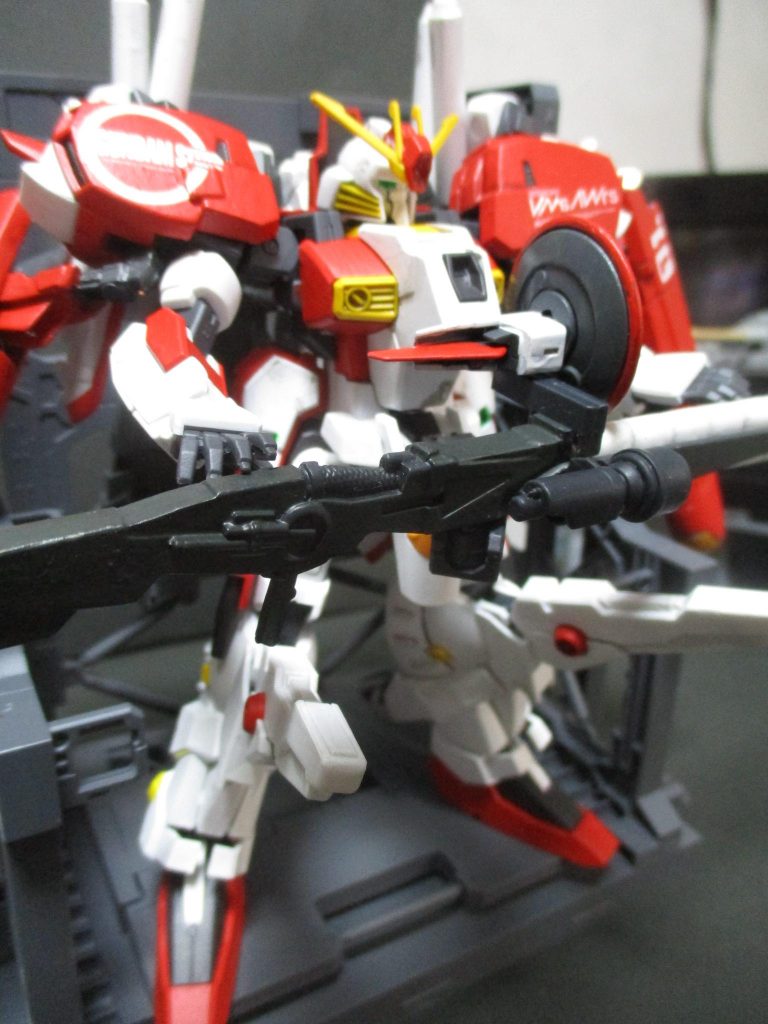 デカールは1/100のものを使っています。