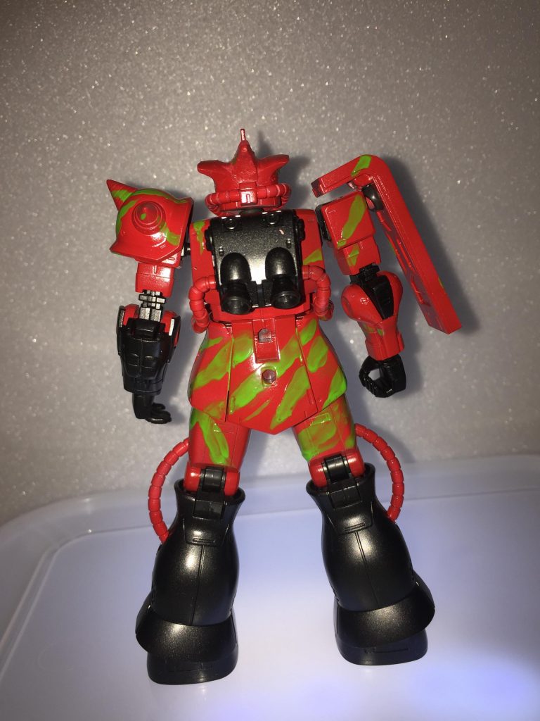 頭はパテで造形。実はそこしか本体をいじくっていないというお手軽改造。