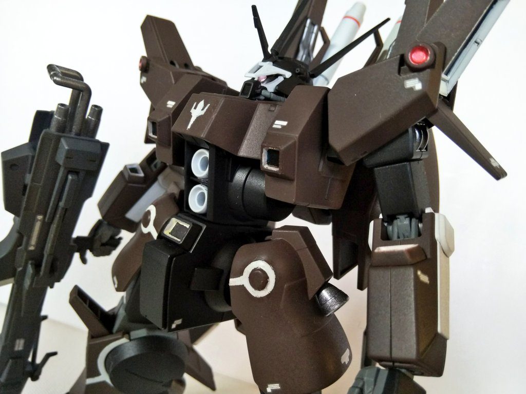 メガ・ランチャー兼ビーム・ライフルは持ち手位置を変えました。