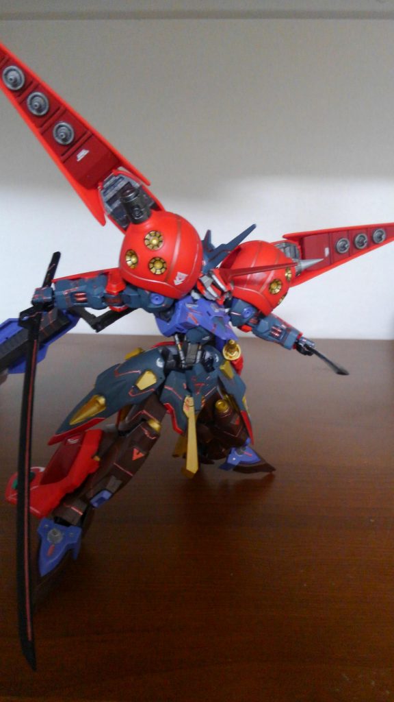 射撃武器は手には持たず、ジャジャのバインダーに左右それぞれにビーム発射口があり、またジャジャの肩ミサイルランチャーがあります
(...ここがミサイルランチャーなんて説明書見るまで知らなかったわ)