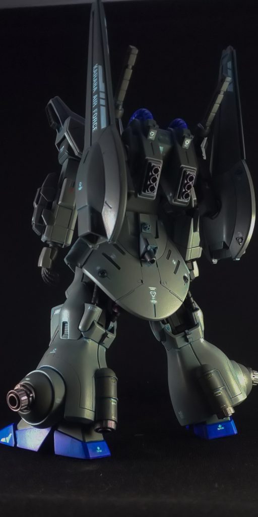 脚部熱核ホバーは3次元ノズルスラスターに変更され、新たにジェットバーニアが追加されている。
また宇宙空間でのアンバック、姿勢制御の為リック・ディアスのバインダーを装備。バインダー側面にKARBA AIR FORCEとあるが当時カラバは連邦に吸収されていたので何故書かれているか真偽は謎である。