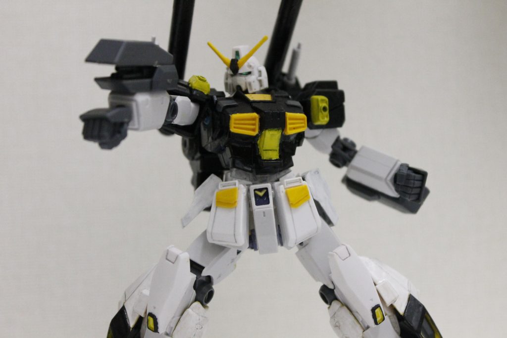 オリジナル要素としてパワードアームズのガトリング砲を腕部に装着してます。