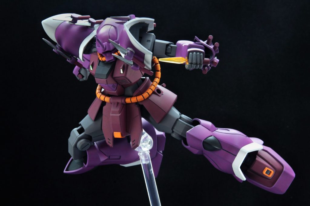 ## ヒートダート
サイドステップ中的なイメージで!
カッコいいんだけど如何せん短すぎ&2本しか手持ち用が無いので扱いに苦労するタイプの武器ですね~。
膝裏も塗り分けているので引きしまった感じに。
今後もチラ見えするアーマー裏は塗りつぶしていこうっと♪