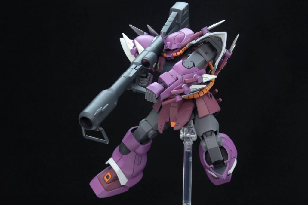 ## ジャイアントバズ
SFSを撃墜とされて、落下しながらも応射してるイメージで!
唯一の射撃武器がジャイアントバズという心許なさ。
弾数少な過ぎでしょ…