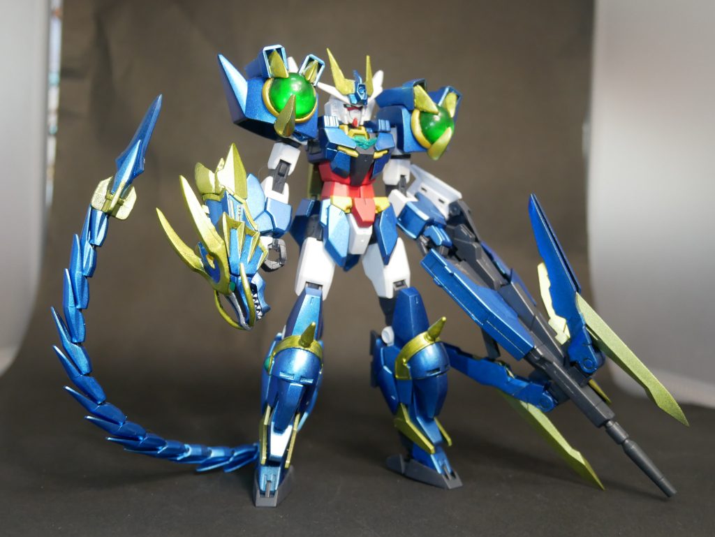 そして2体のメカがドッキング!「イースタリィガンダム」。
青龍が守護する方角である「東」を意味する「East」から取りました。