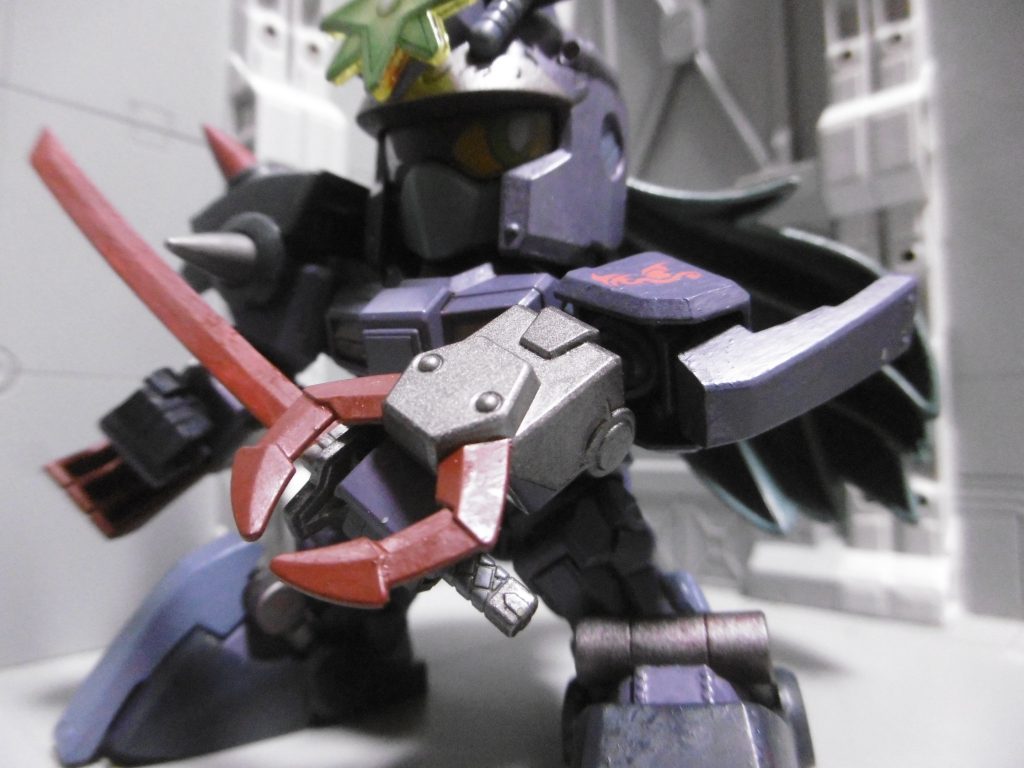 刃の色はブラッドレッド。刀なら妖刀チックに。
忍者と言うと逆手持ちが一般的かと思われますが、刀身の長さからして刺突ならともかく斬撃には不向きと感じていますので、通常の持ち方させています。