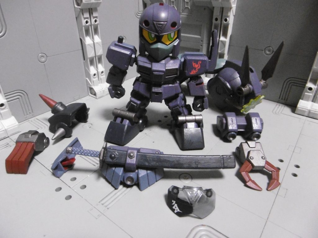 忍者(正確には ニンジャ)設定なのもあり、足し算ではなく引き算の構成になっています。ゴーグルの右側は隠密頑駄無と同じく、暗視スコープの役割。梵字は、智慧の象徴にして堅固な精神統一の体現者【文殊菩薩】
左肩にも何か貼っておこうと思い、初めて タトゥーデカール を使ってみました。今後どこかで多用する事になるので、その練習も兼ねて。