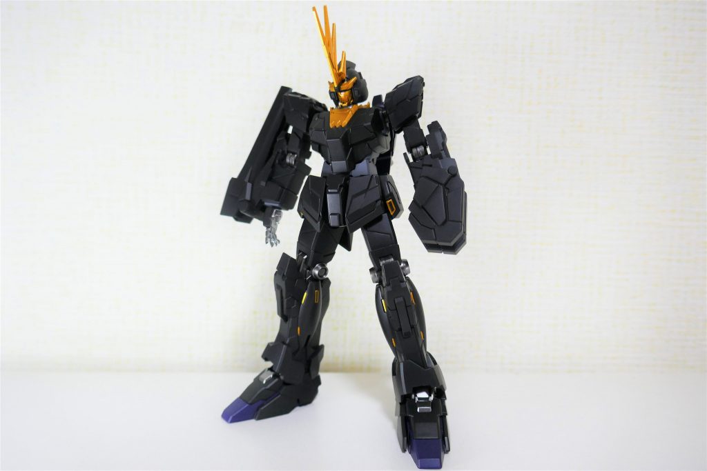 漆黒の装甲が映えるようにデカールは貼りませんでした。