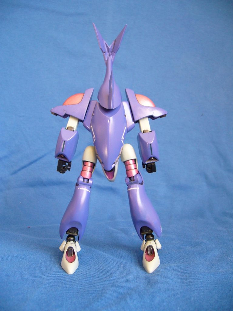 リア。旧キットのアビゴルを改造してます。贈るまでのリミットがあったため。今見ると、けっこぉ荒いとこ目立ちますね。(苦笑)顔は三つ目をくりぬいて、少し小さめの目にエポパテで作り直しました。