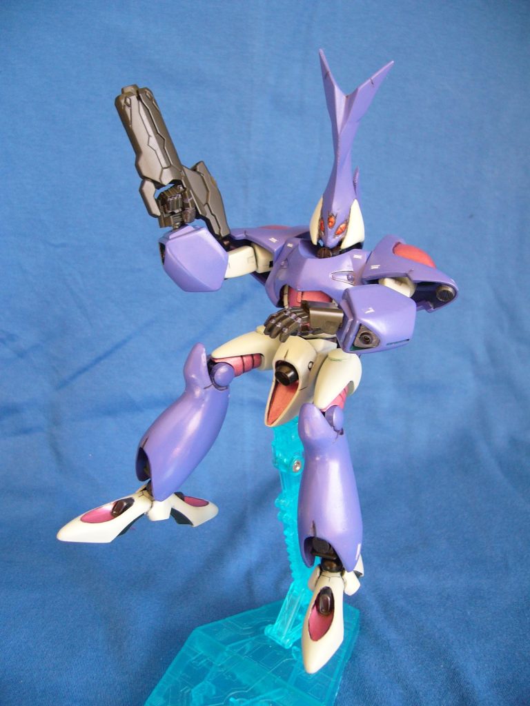 アビゴルガン。射撃武装がなくて寂しかったので。まんまゼイドラのライフルをグリップ出来るようにしてでっち上げました。w猫目顔は、頭をもう一個レジン複製して再現。初のレジンだったよなぁ(*´ω｀*)