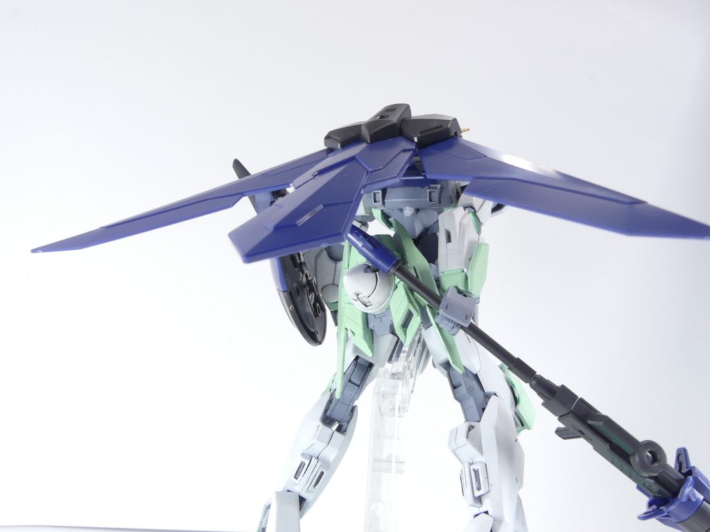 ナイトウイング:リフターの代わりに装着される、飛行能力に特化した背部ユニット。左右の翼が展開可能。取り付けはインジャのリフター軸を使うため、AGP穴に対してはジョイントパーツを挟みます。仰角は調整可能。