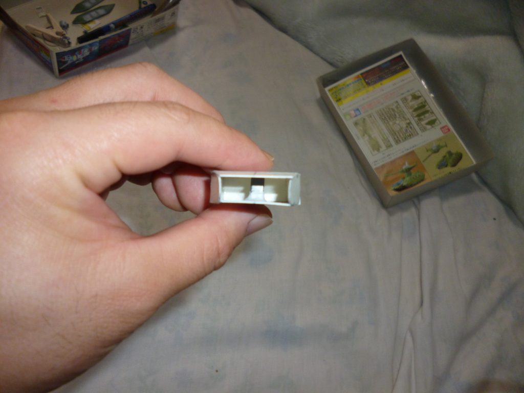 砲塔部分です。ご覧の通り、ほぼほぼプラ板による箱組みです。
砲塔の旋回機構には、カスタマーズキャンペーンのジョイントパーツを使いました。