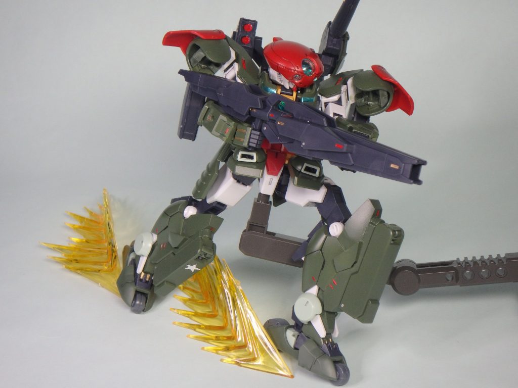 「狙い撃つっ…!!」