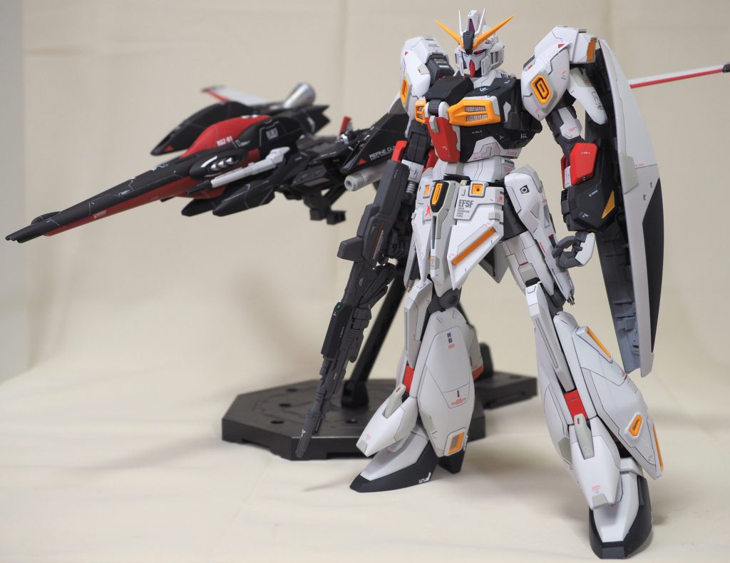 BWS分離状態
ここからドッキングして通常形態となります。

この生時の立ち姿が美しくなるように意識してプロポーションを改修しています。
ビームライフルもミキシングにて形状変更。