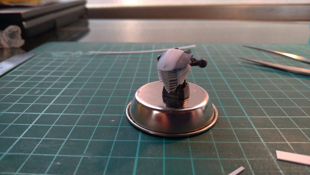 胴体のダクト部はプラ板で形成