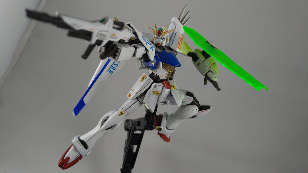 SEEDのop風にポージング
可動域が非常に広く、ポーズが決まります!