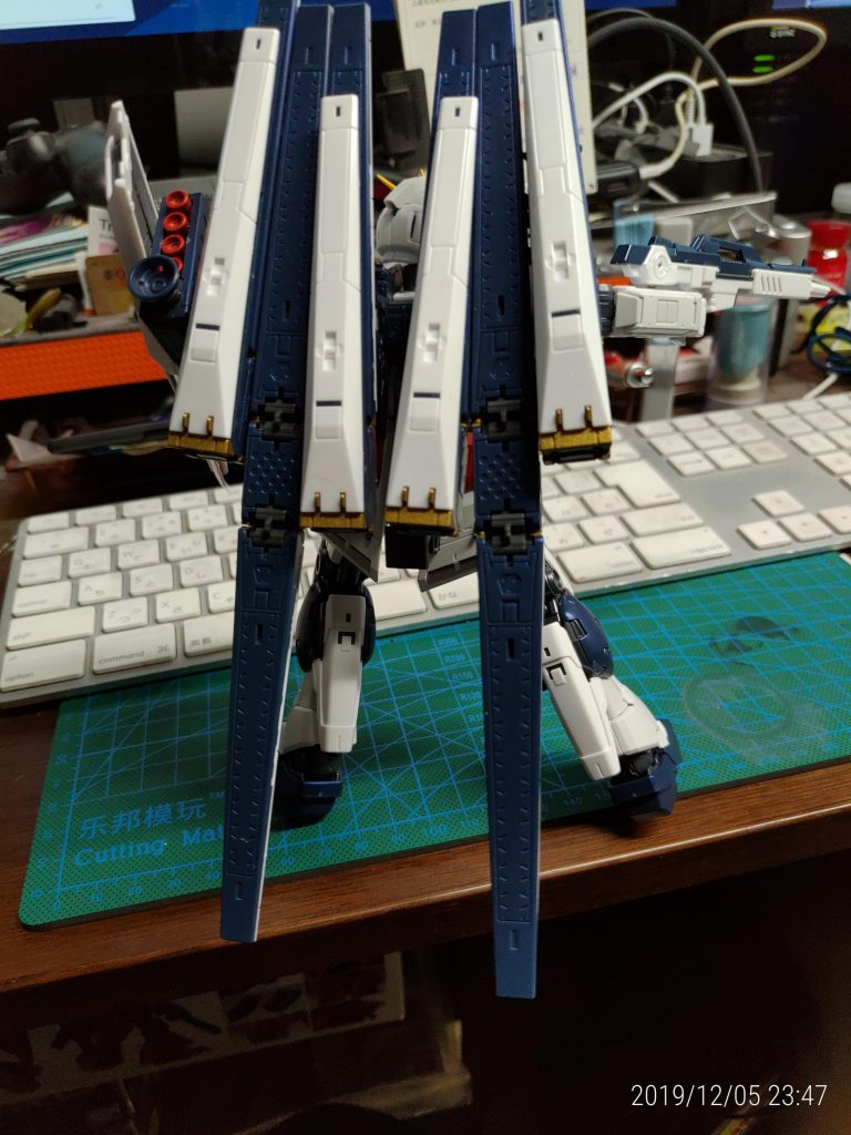 νガンダムRG–6枚目/制作者：taktak