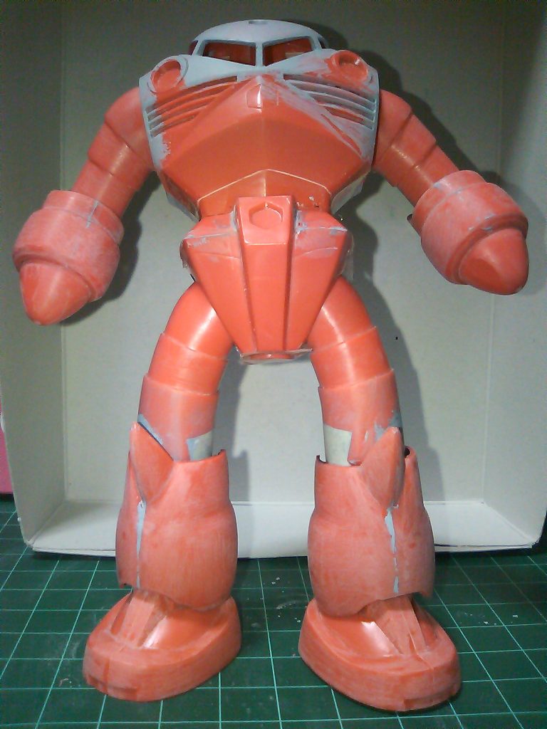 手足をアルミ線で繋いでます。