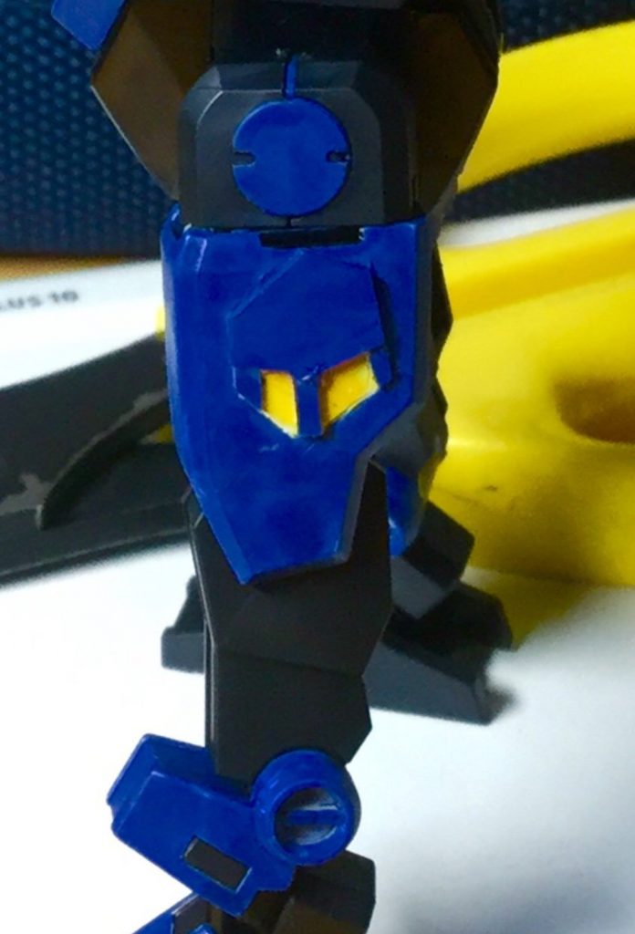 しっかり脚部分のスラスター再現しようと低レベルですがプラ板貼って頑張ってみました