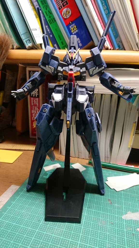 全パーツを表面処理しました
その後に、プラ板を切り出して貼り付けました。