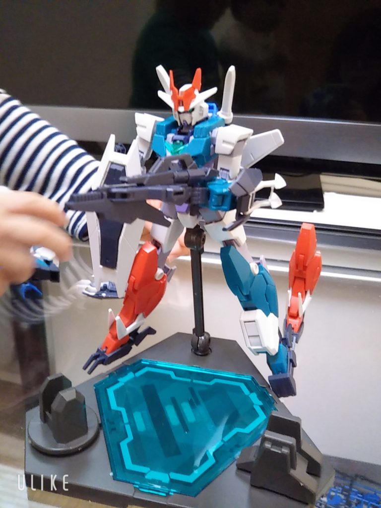 組み換え。次男と長男の手が…