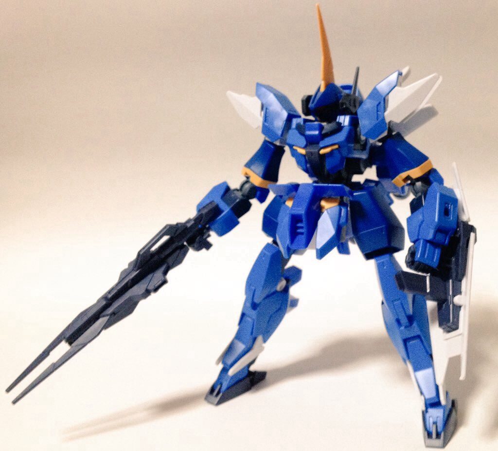 アースリィバーザム成型色ミキシングが好きで、アースリィガンダムのキットの色、かたちをみて理想のバーザムがつくれそうとおもいたちました。