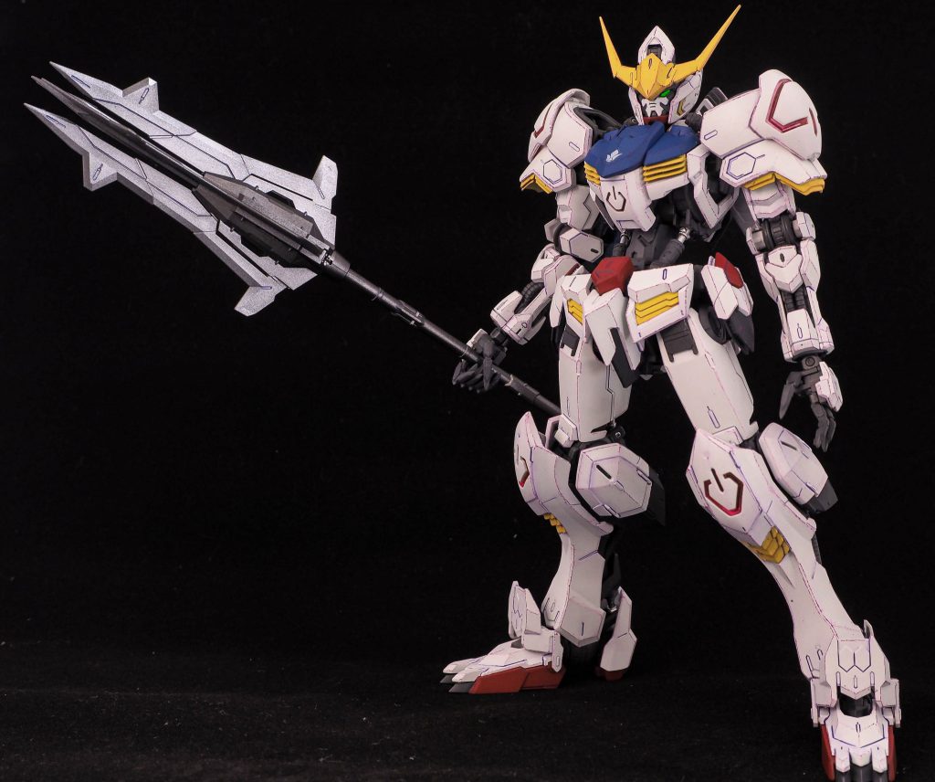 通常たちポーズ
重量のあるメイスを持たせても何事もなく立てる保持力