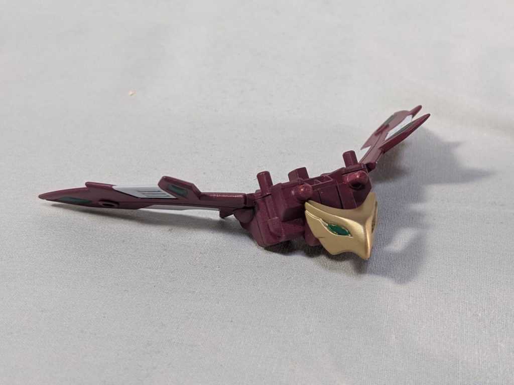 ファトゥム-00をモチーフとした鳥形サポートメカ