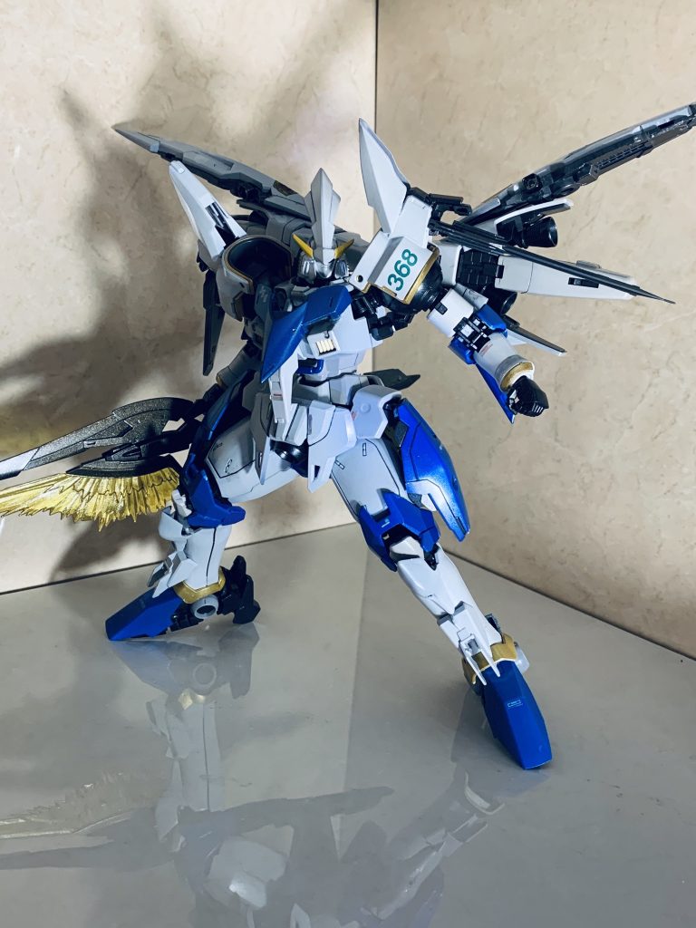 元々あったトールギスのバックパックの展開ギミックを利用してデスティニーのように展開させるようにしました