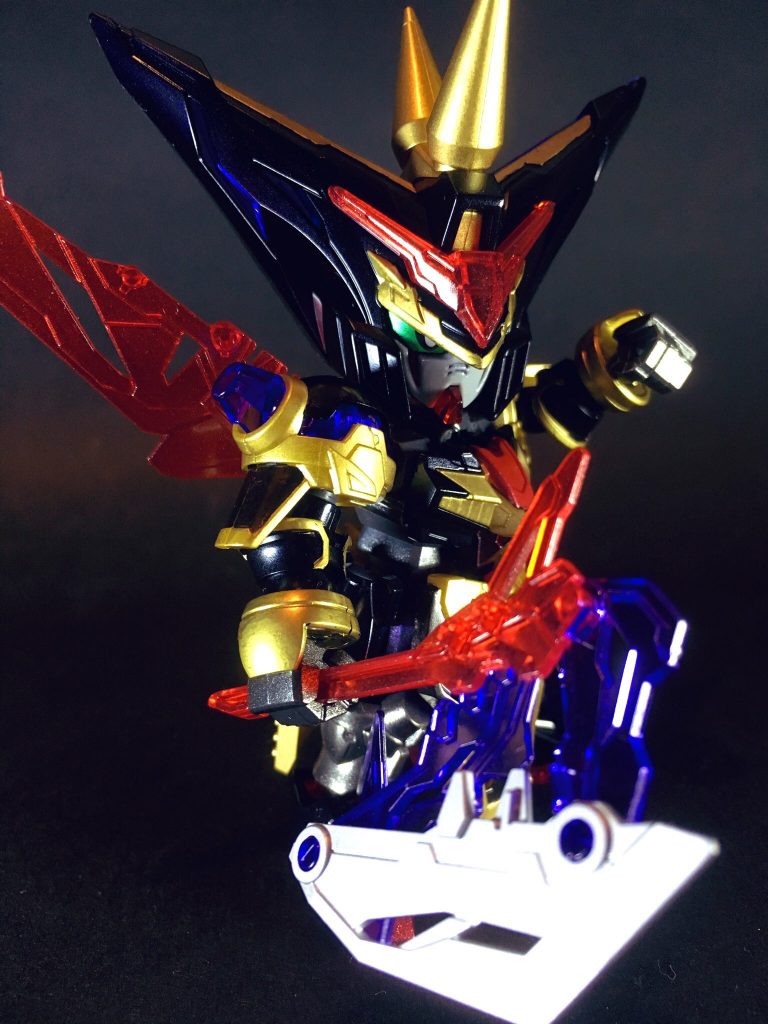 煌びやかな創傑伝装飾で細部まで絢爛なマスターガンダムです。
典韋は曹操軍の将で、古の豪傑・悪来に喩えられる程の武勇の士。