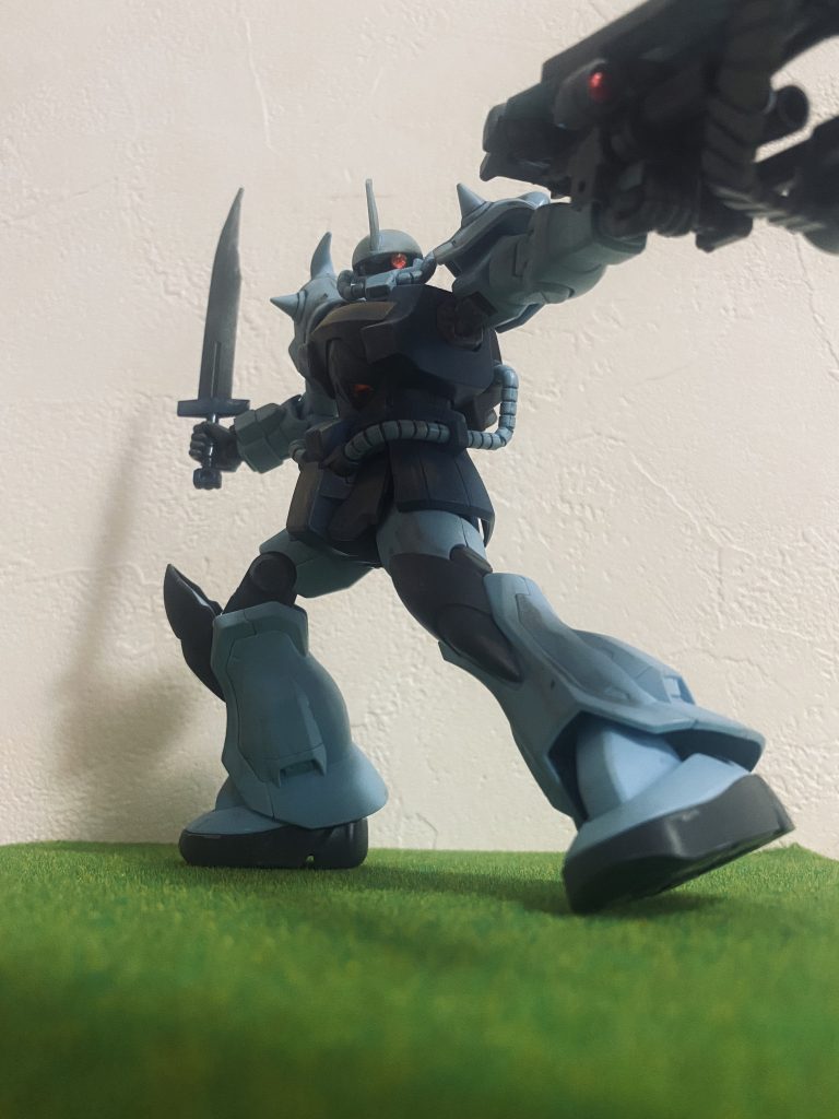 シャアのモビルスーツいがいなら、グフカスがすきです。