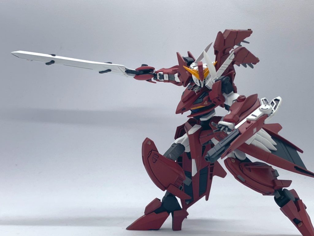 大剣を振り回すガンダムっていい…