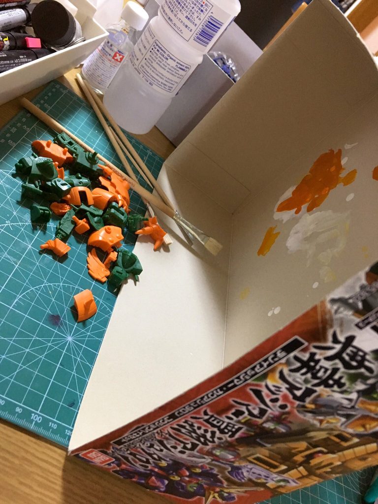 こちらのキットはBOOK-OFFにてジャンク品として破格で入手出来ましたが、何だかよくわからない塗料でランナーごとベタベタに厚塗りされた惨状で、風呂場で1時間かけて洗浄しました。