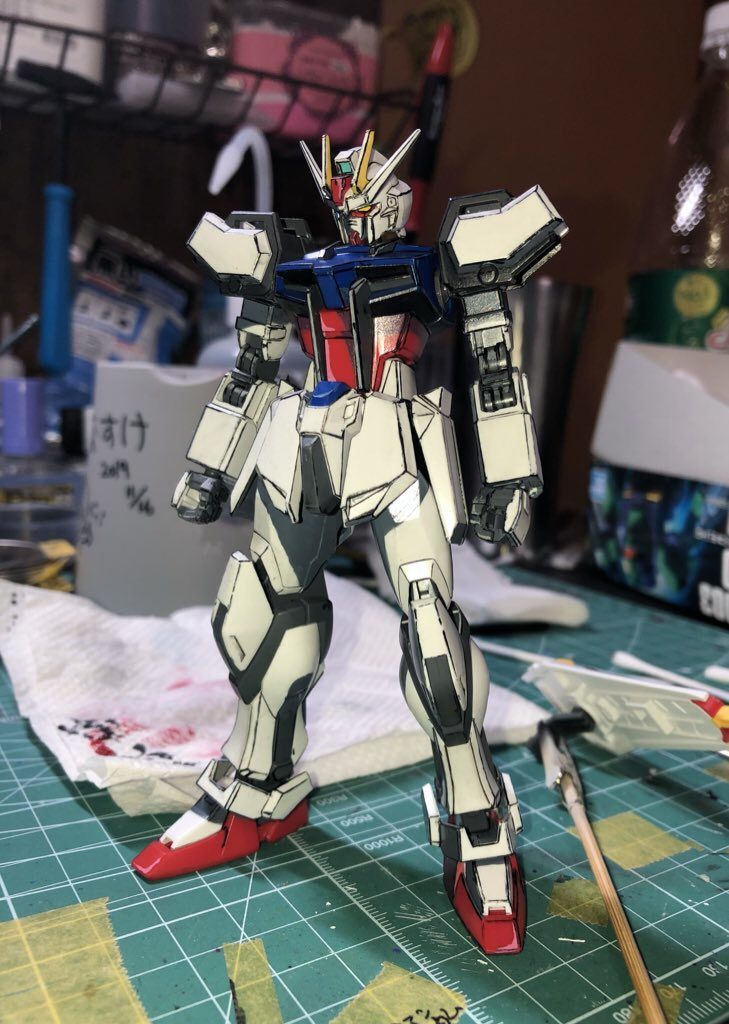 水性ホビー、シタデルでハイライトを入れ、マッキー、プロッキー、ミリペンなどを使い、線を描いていきました