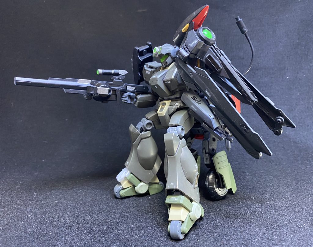 地上戦に特化しており、脚部はグリモアグリーンベレーを使い、ローラーダッシュも可能。
射撃したら、その場から即移動し位置を敵に悟らせない。