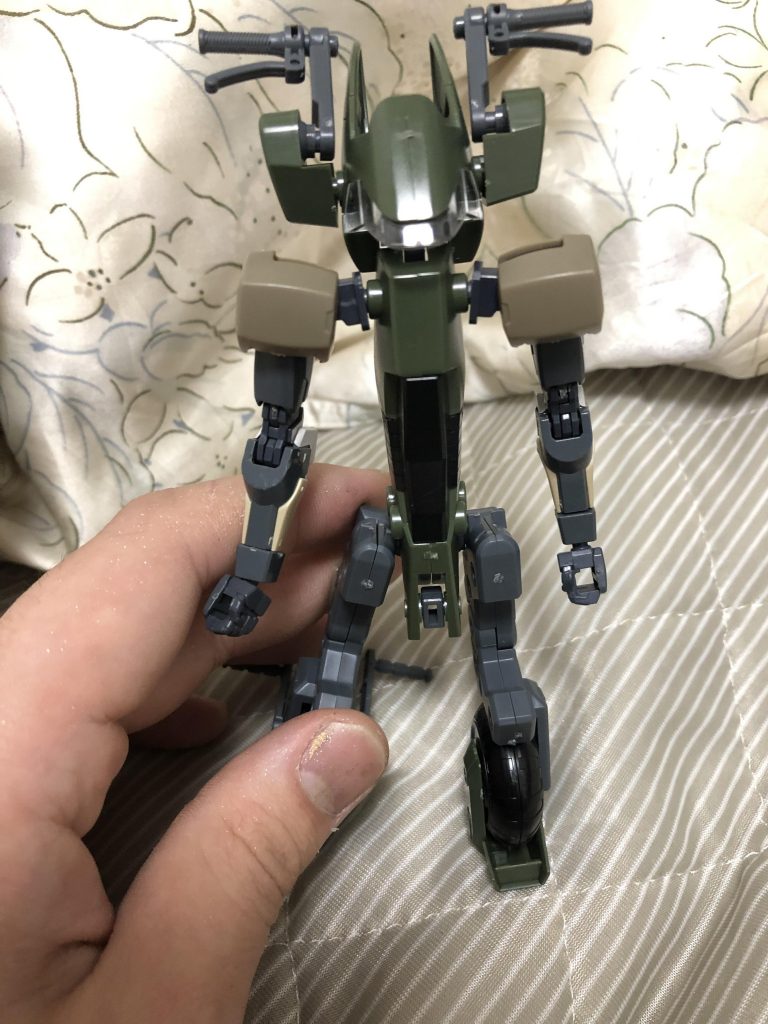 塗装前、色でそれっぽくなるものですね。