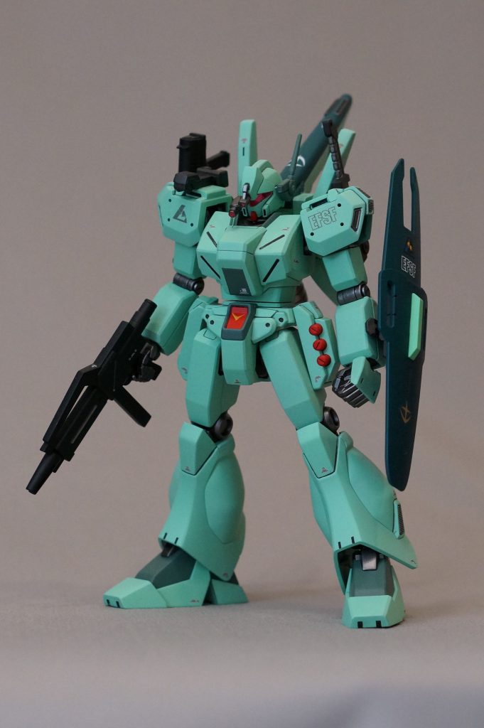 ベースはエコーズ仕様のジェガン。頭部のスコープはジェスタのシェザール隊仕様から移植しています。